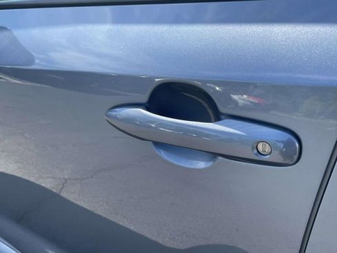 Used 2025 Toyota Corolla LE image 27