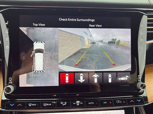 Used 2022 Jeep Grand Wagoneer Series III w/ Rear Seat Video Group 1 AWD/4WD image 14