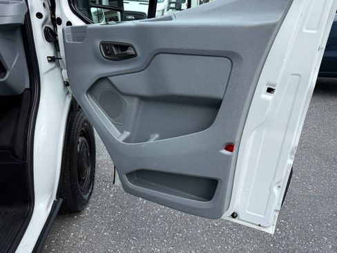 Used 2018 Ford Transit 250 148 Medium Roof RWD image 22
