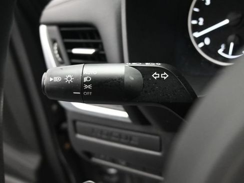 Used 2023 Nissan Rogue S AWD/4WD image 28