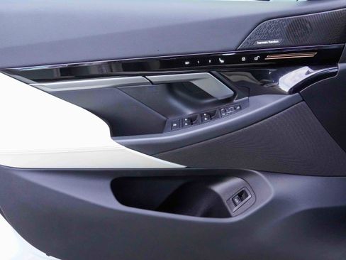 Certified 2025 BMW 530i xDrive image 30