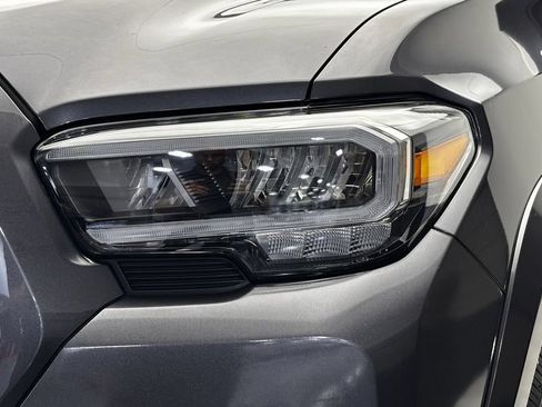 Used 2023 Toyota Tacoma TRD Sport AWD/4WD image 4