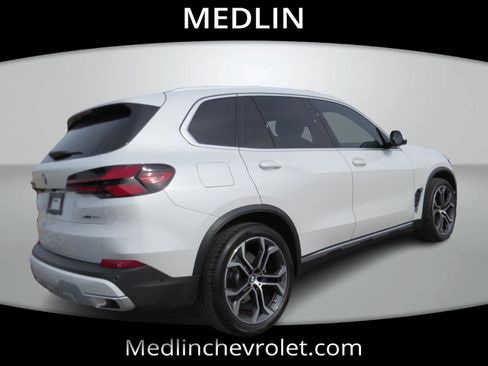 Used 2024 BMW X5 xDrive40i w/ Premium Package image 6