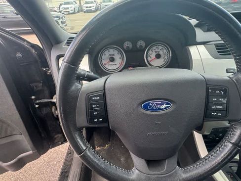 Used 2010 Ford Focus SES FWD image 15