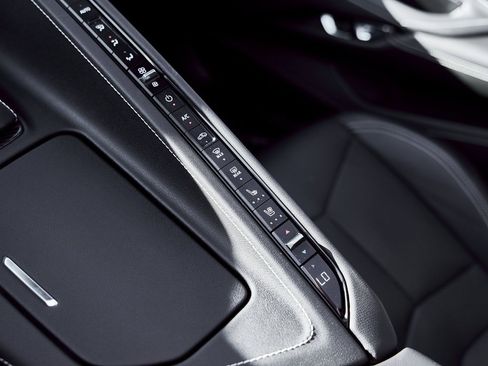 Used 2022 Chevrolet Corvette Stingray w/ Engine Appearance Package image 55