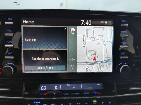 Certified 2022 Toyota Sienna Platinum FWD image 19