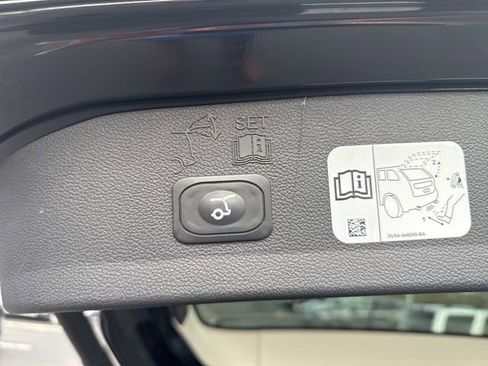 Used 2019 Ford Escape Titanium image 44