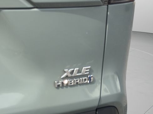 Used 2022 Toyota RAV4 XLE Premium AWD/4WD image 27