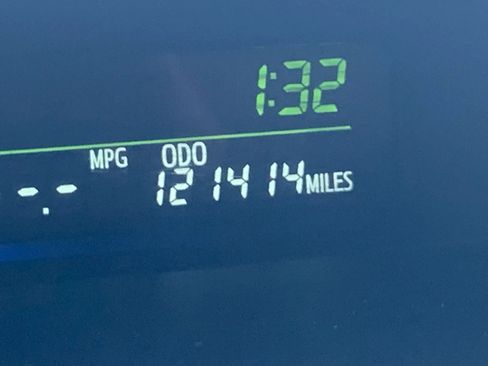 Used 2014 Toyota Prius V Five image 22