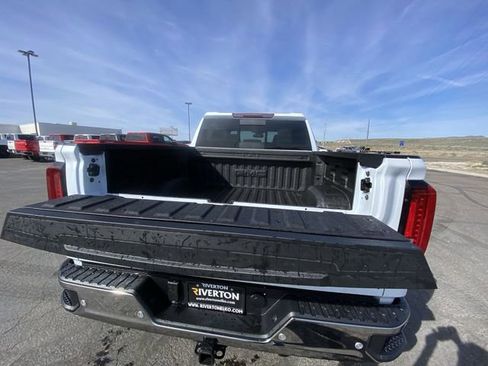 New 2026 GMC Sierra 1500 SLT w/ SLT Premium Package AWD/4WD image 23