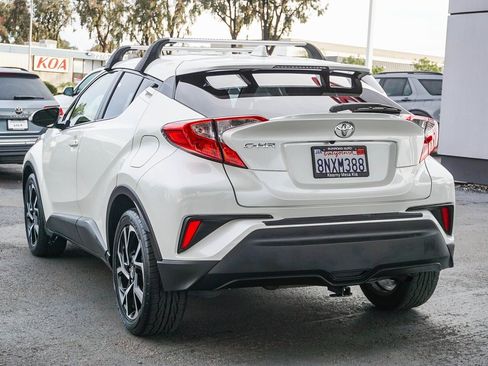 Used 2020 Toyota C-HR XLE image 5