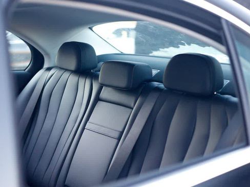 Used 2026 Mercedes-Benz E 350 4MATIC Sedan image 12