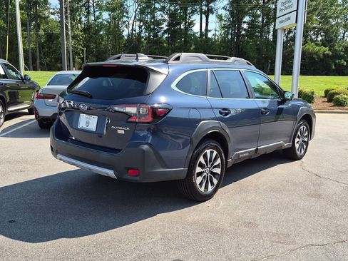 Used 2023 Subaru Outback Limited AWD/4WD image 3