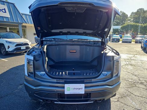 Used 2023 Ford F150 Lightning Lariat image 27