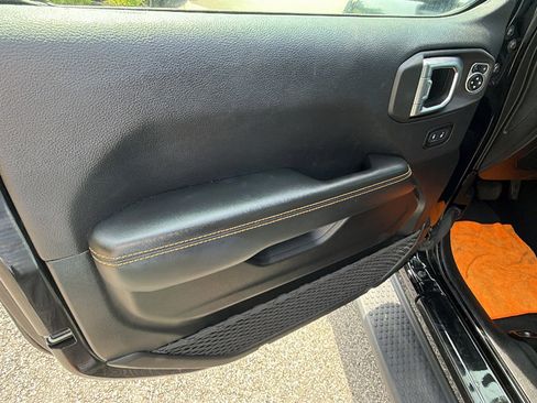 Used 2025 Jeep Wrangler Unlimited Sahara AWD/4WD image 14