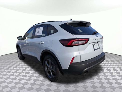 Certified 2025 Ford Escape ST-Line Select AWD/4WD image 5