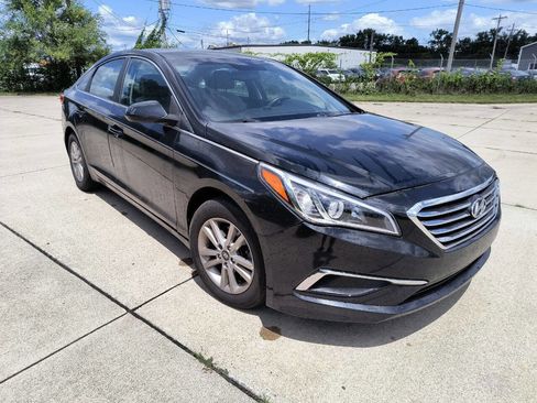 Used 2016 Hyundai Sonata SE image 2