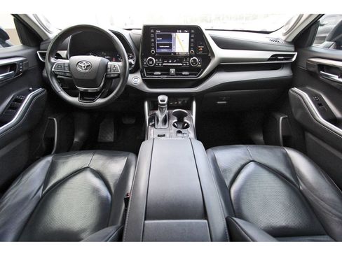 Used 2021 Toyota Highlander Limited FWD image 10