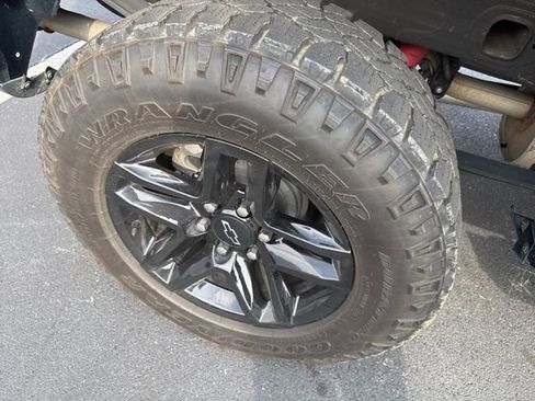 Used 2022 Chevrolet Silverado 1500 Custom Trail Boss image 10