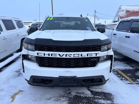 Used 2020 Chevrolet Silverado 1500 Custom w/ Custom Value Package image 4