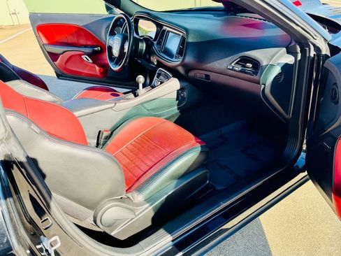 Used 2016 Dodge Challenger R/T Plus image 30