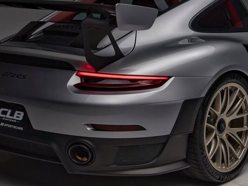 Used 2018 Porsche 911 GT2 RS image 36