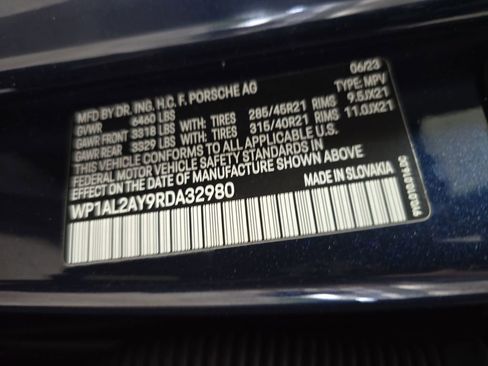 Used 2024 Porsche Cayenne S image 33