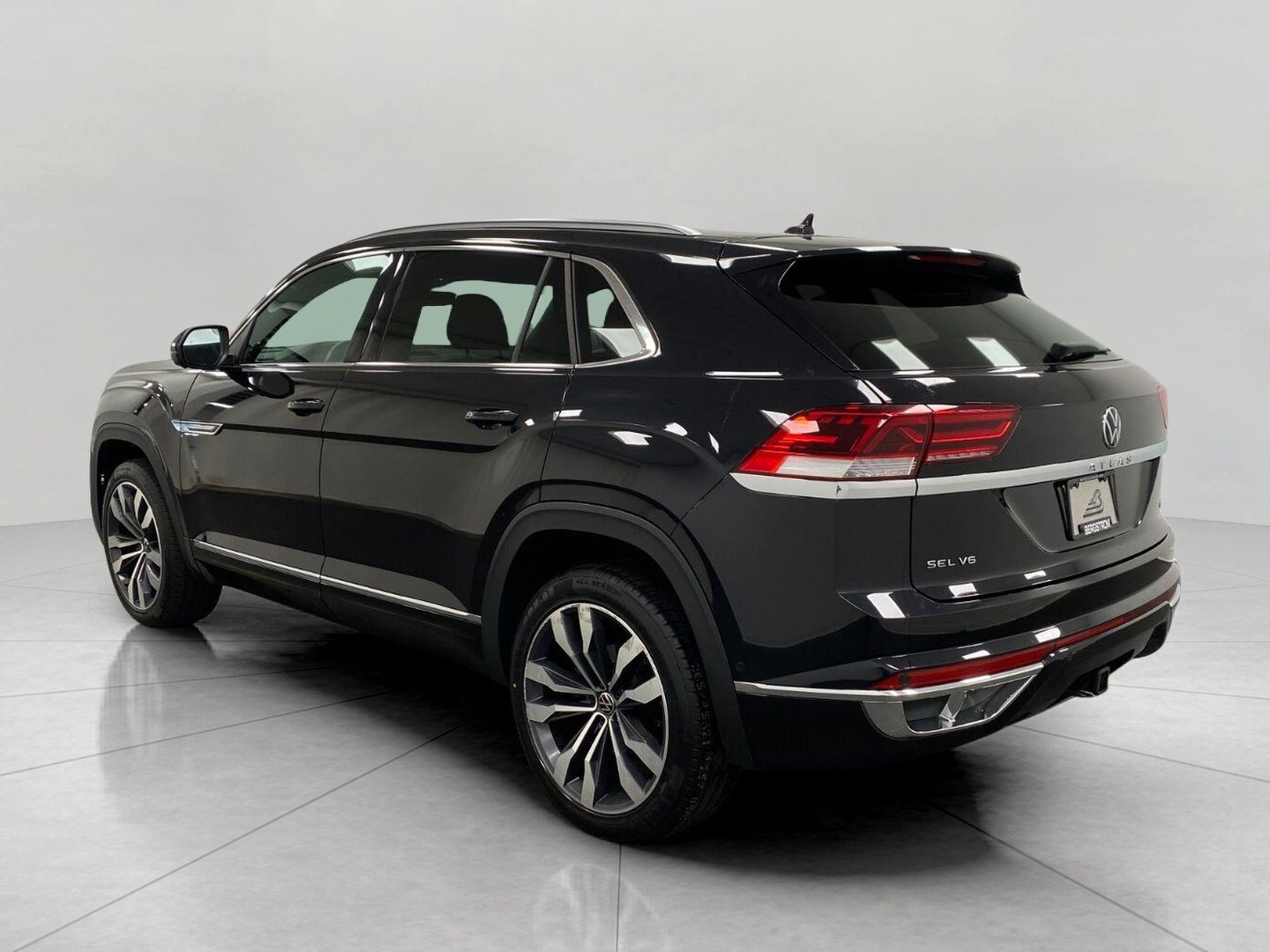 Used 2021 Volkswagen Atlas Cross Sport SEL Premium R-Line AWD/4WD image 9
