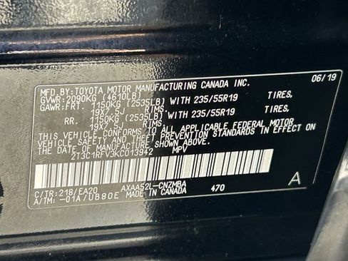 Used 2019 Toyota RAV4 XLE Premium w/ Carpet Mat Package FWD image 9