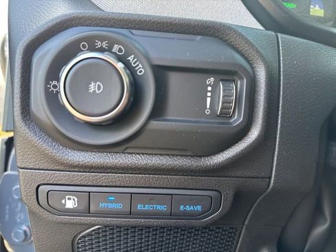 Used 2024 Jeep Wrangler Unlimited w/ Convenience Group image 11