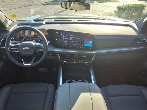 Used 2025 Chevrolet Tahoe LS image 3