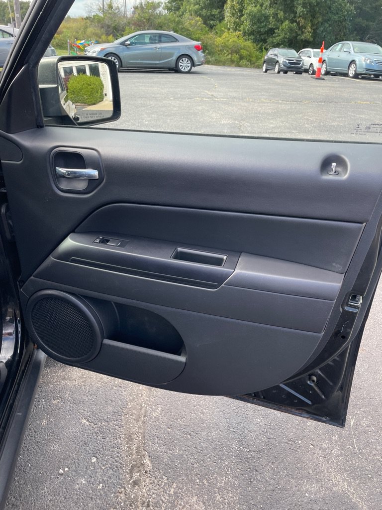 Used 2016 Jeep Patriot Latitude FWD image 22