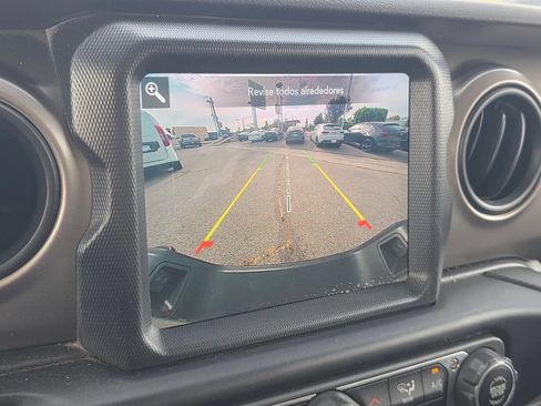 Used 2021 Jeep Gladiator Sport AWD/4WD image 27