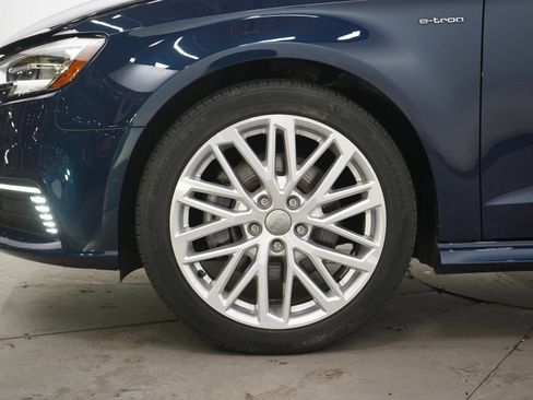 Used 2018 Audi A3 e-tron Premium w/ Sport Package FWD image 28