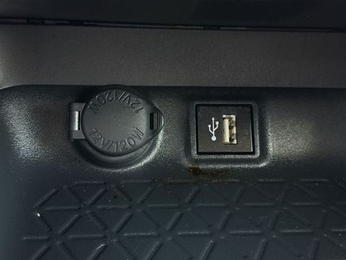 Used 2025 Toyota RAV4 LE AWD/4WD image 19