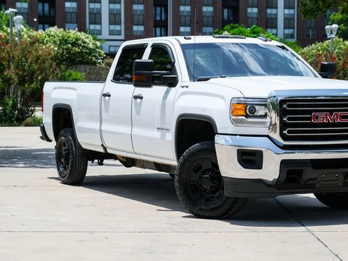 Used 2017 GMC Sierra 2500 4x4 Crew Cab image 2