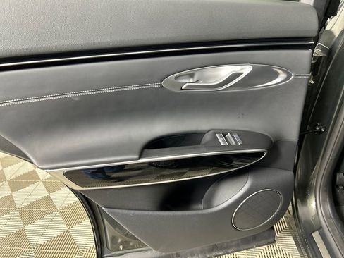 Used 2025 Genesis GV70 2.5T AWD/4WD image 16