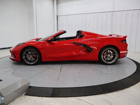Used 2023 Chevrolet Corvette Stingray Premium Conv w/ Z51 Performance Package RWD image 9