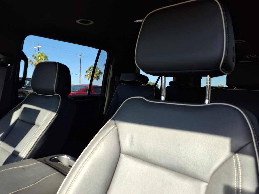 Used 2026 Chevrolet Suburban Premier RWD image 18