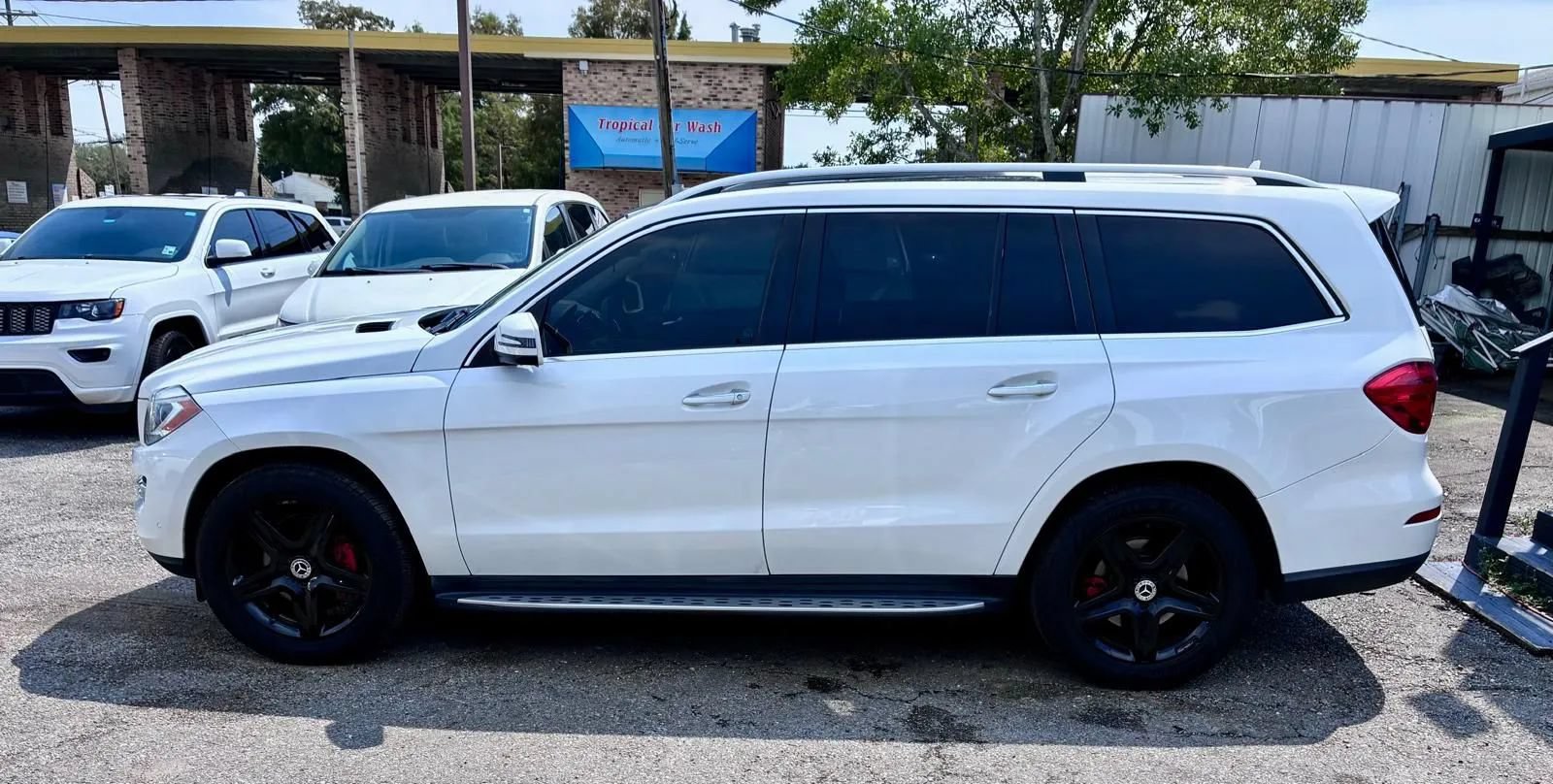 Used 2016 Mercedes-Benz GL 450 4MATIC image 4