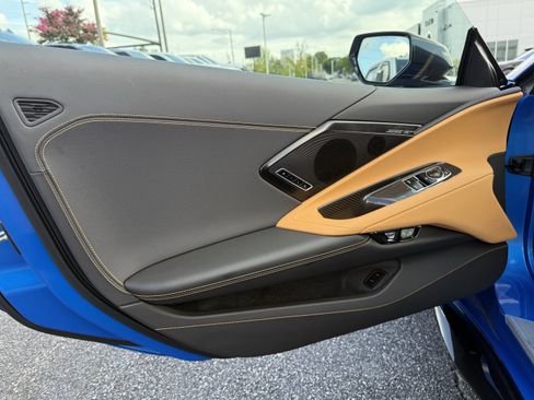 Used 2025 Chevrolet Corvette Z06 RWD image 14