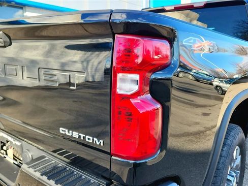 Used 2024 Chevrolet Silverado 2500 Custom w/ Custom Value Package image 11