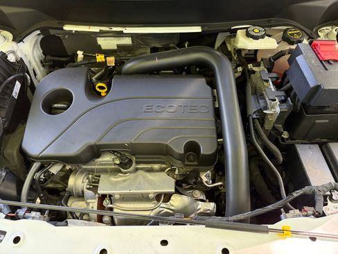 Used 2025 Chevrolet Equinox LT FWD image 32