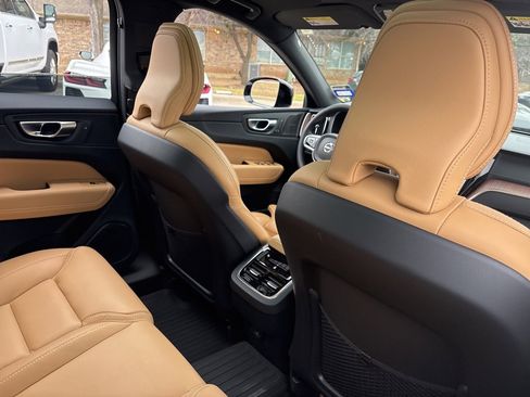 Used 2024 Volvo XC60 B5 Ultimate w/ Protection Package Premier image 11