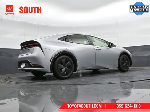 Used 2024 Toyota Prius LE image 32