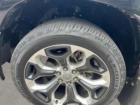 Used 2022 RAM 1500 Limited AWD/4WD image 9