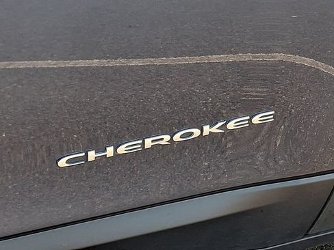 Used 2020 Jeep Cherokee Latitude AWD/4WD image 26