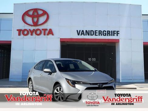 Certified 2024 Toyota Corolla LE image 1