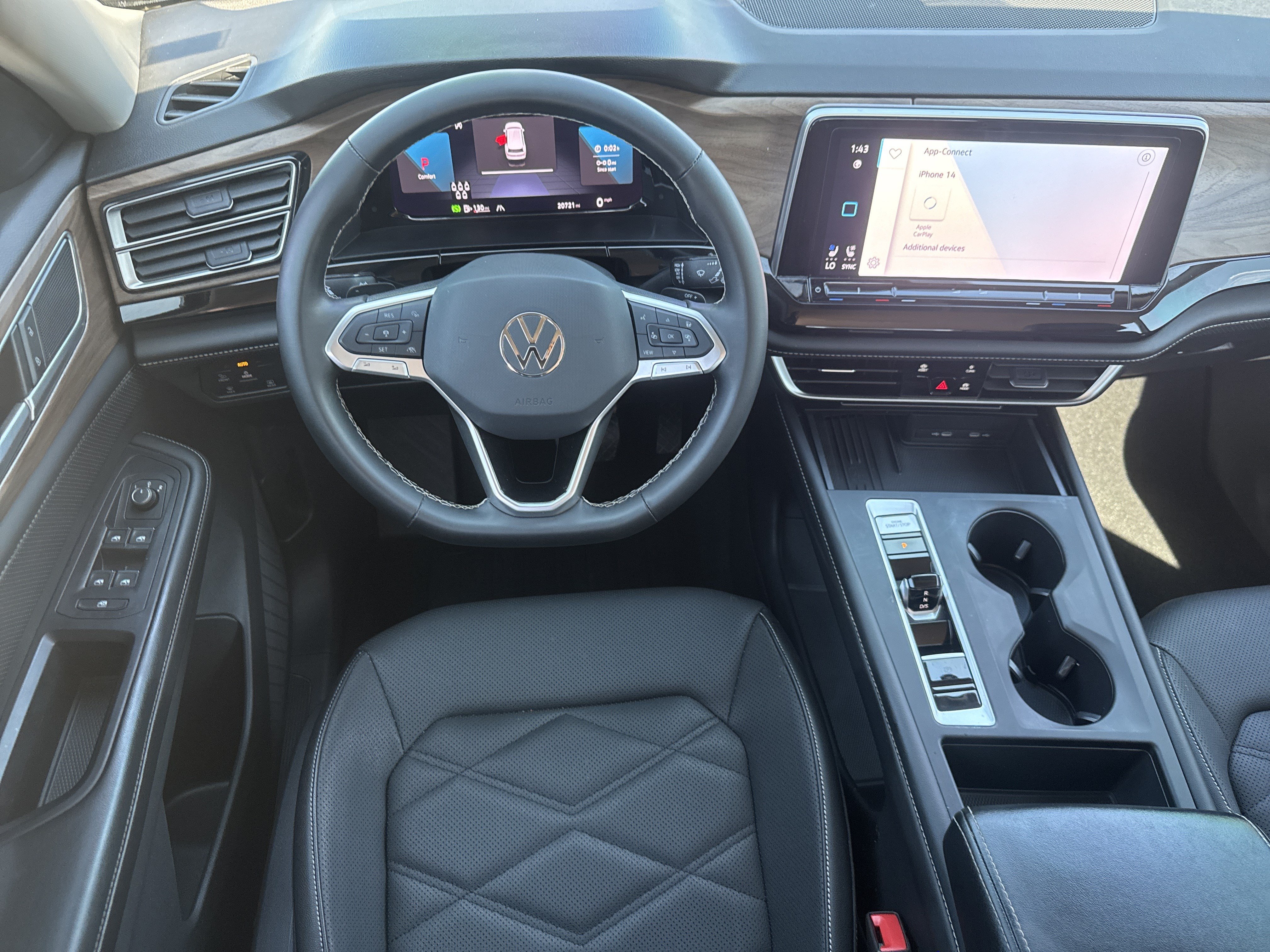 Certified 2025 Volkswagen Atlas SE FWD image 7