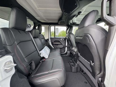 New 2026 Jeep Wrangler Unlimited Rubicon AWD/4WD image 18